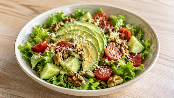 Avokadolu Keto Salata